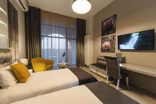 Отель Hotel Edma Александрия Стандартный двухместный номер с 1 кроватью или 2 отдельными кроватями и балконом-2