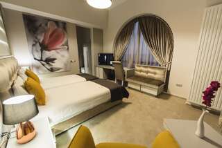 Отель Hotel Edma Александрия Двухместный номер Делюкс с 1 кроватью или 2 отдельными кроватями и балконом-1