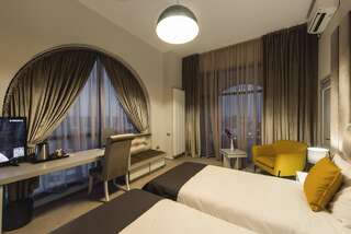Отель Hotel Edma Александрия Двухместный номер Делюкс с 1 кроватью или 2 отдельными кроватями и балконом-3